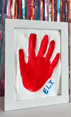 Handprint frame